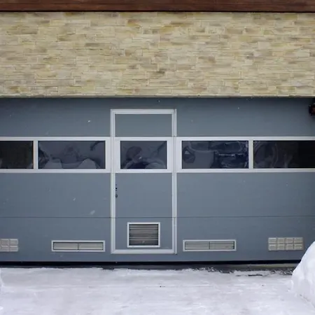 Jaworzyna - Bezplatny Parking W Hali Garazowej *